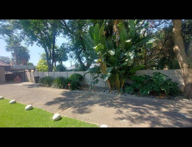 4 BEDROOM HOUSE FOR SALE IN PARKRAND